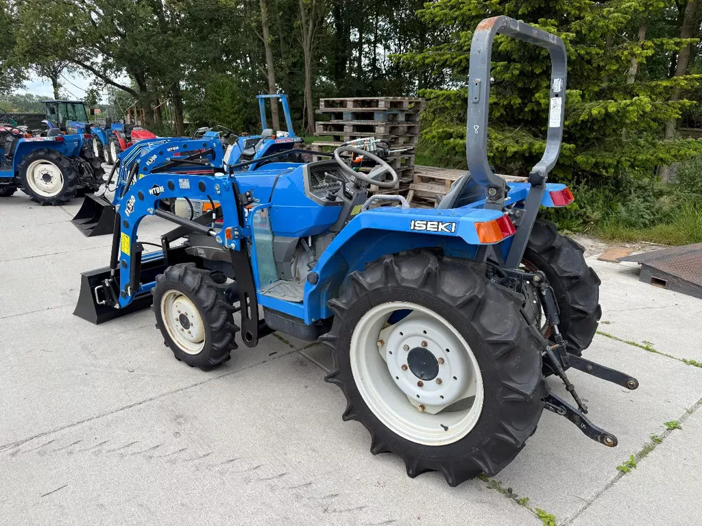 Iseki Geas 25 met voorlader