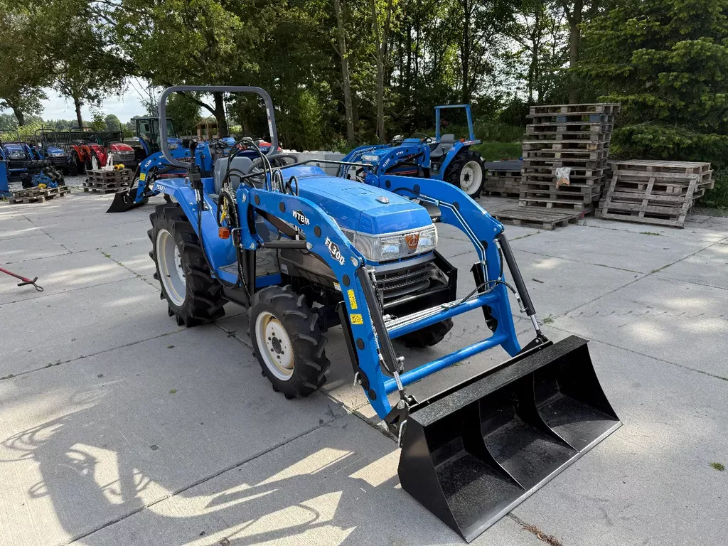 Iseki Geas 23 met voorlader