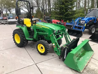 John Deere 3038 met voorlader